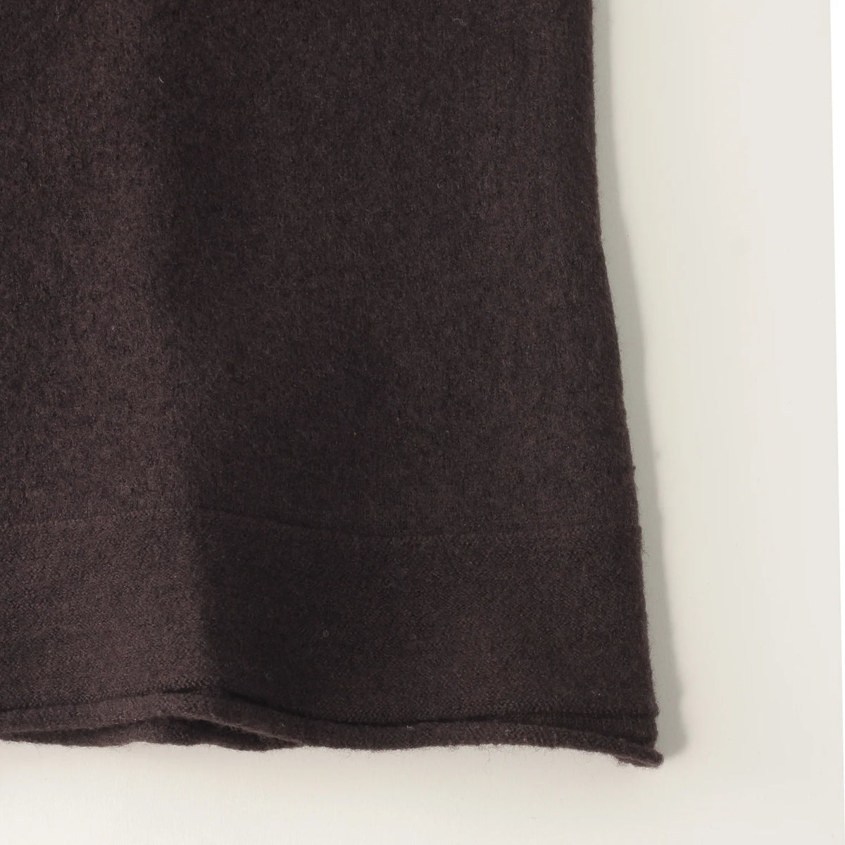 FELTED ROUGH WOOL KNIT