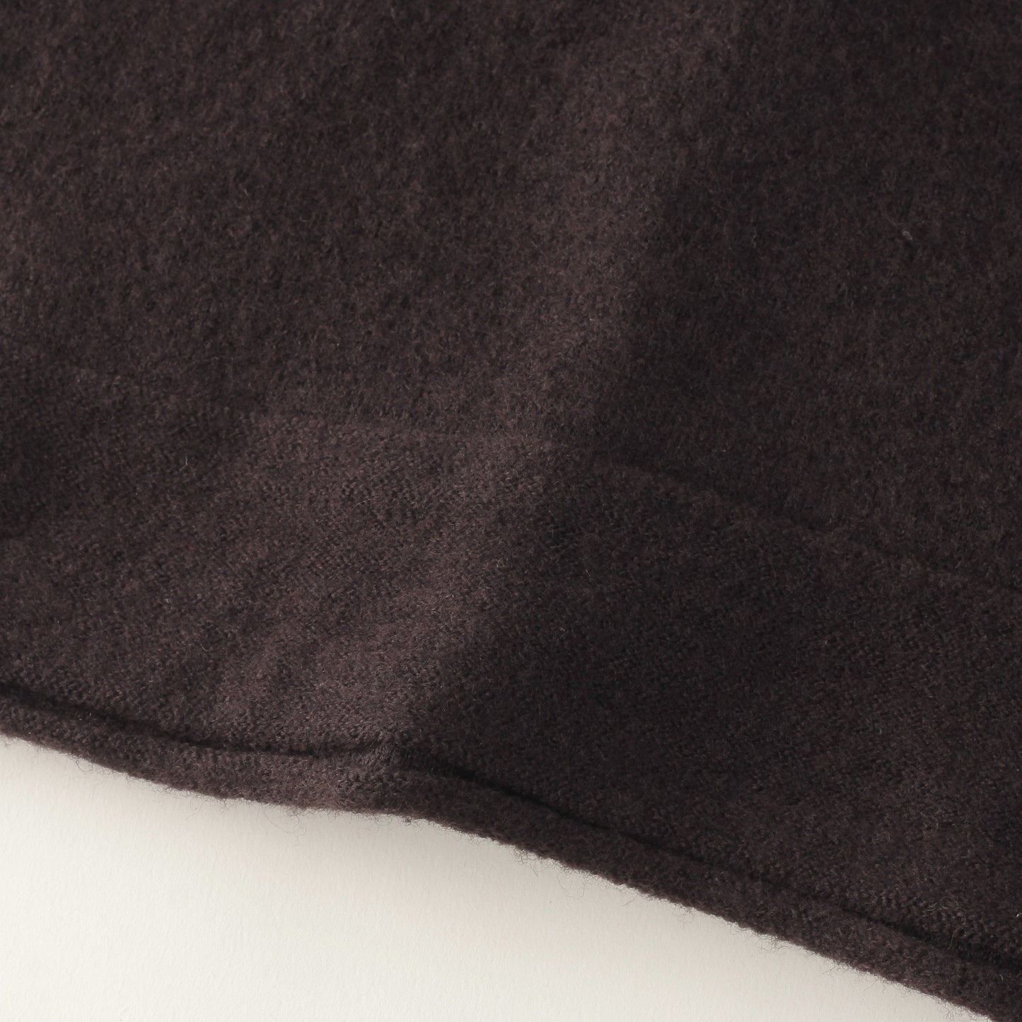 FELTED ROUGH WOOL KNIT