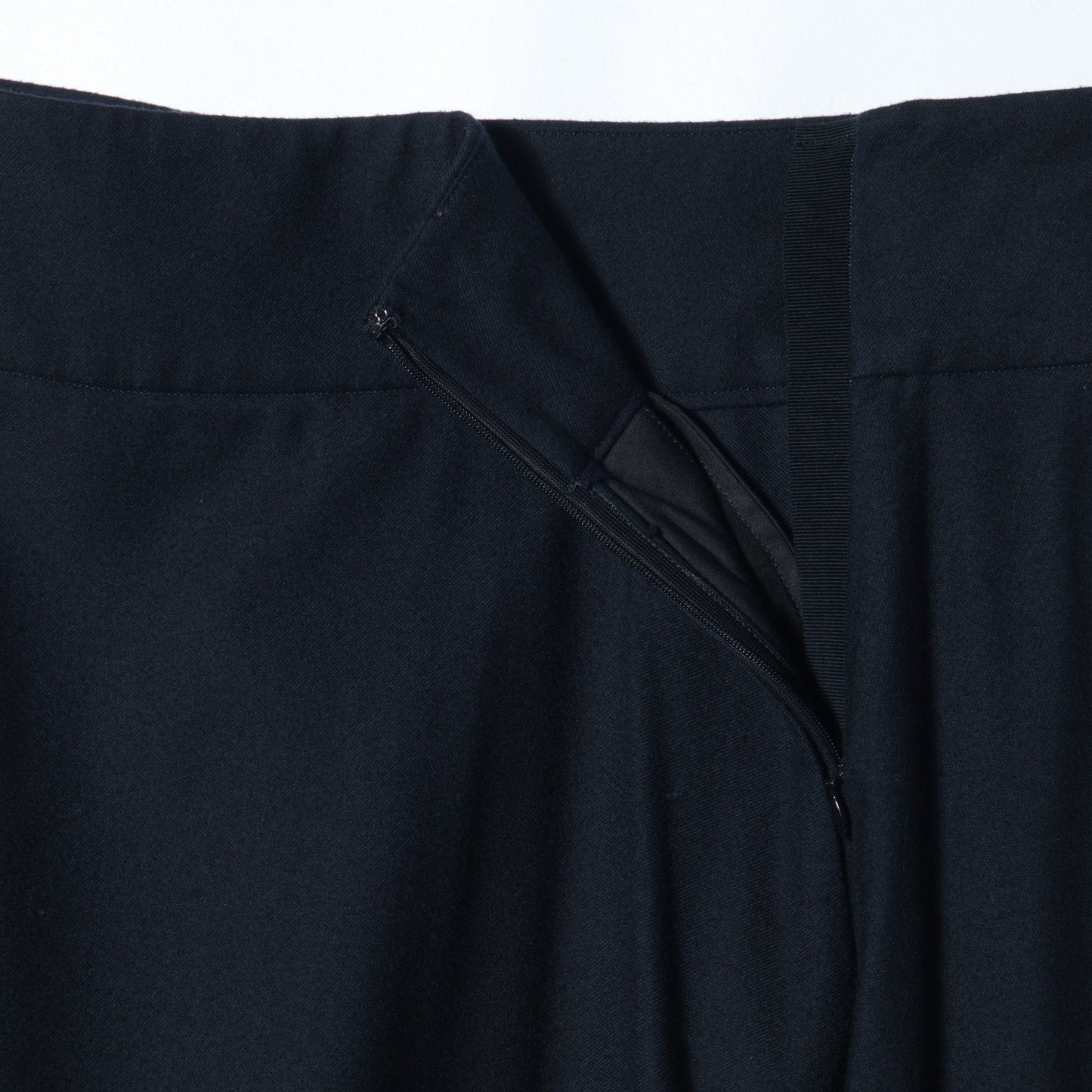 FINE WOOL FLANNEL SKIRT