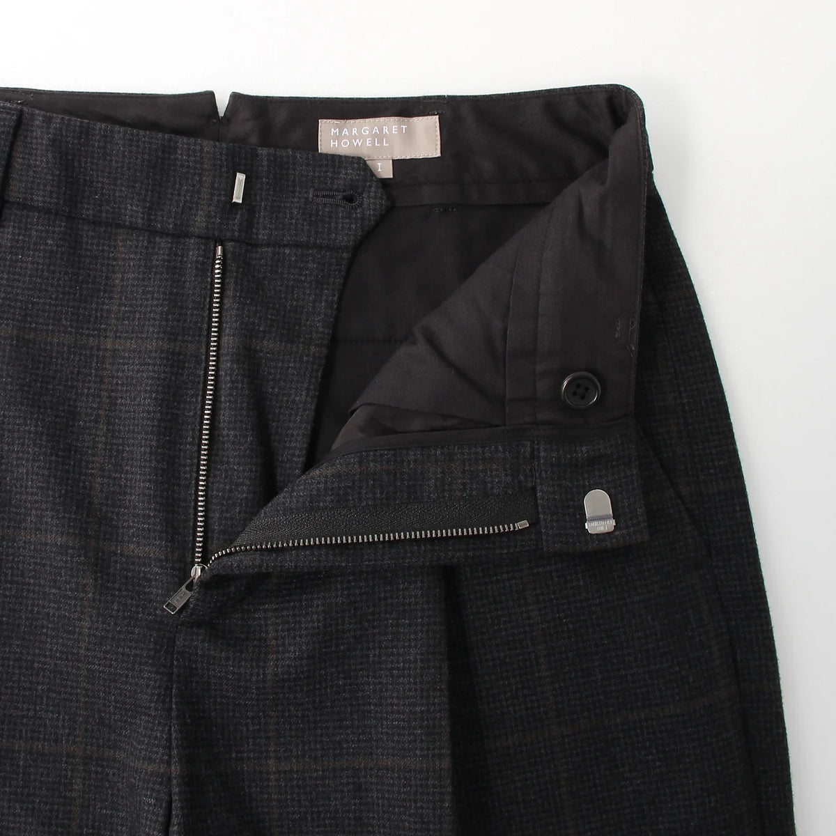 FINE WOOL FLANNEL TROUSERS