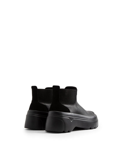 リファインド エクスプローラー プルオン レザー ブーツ