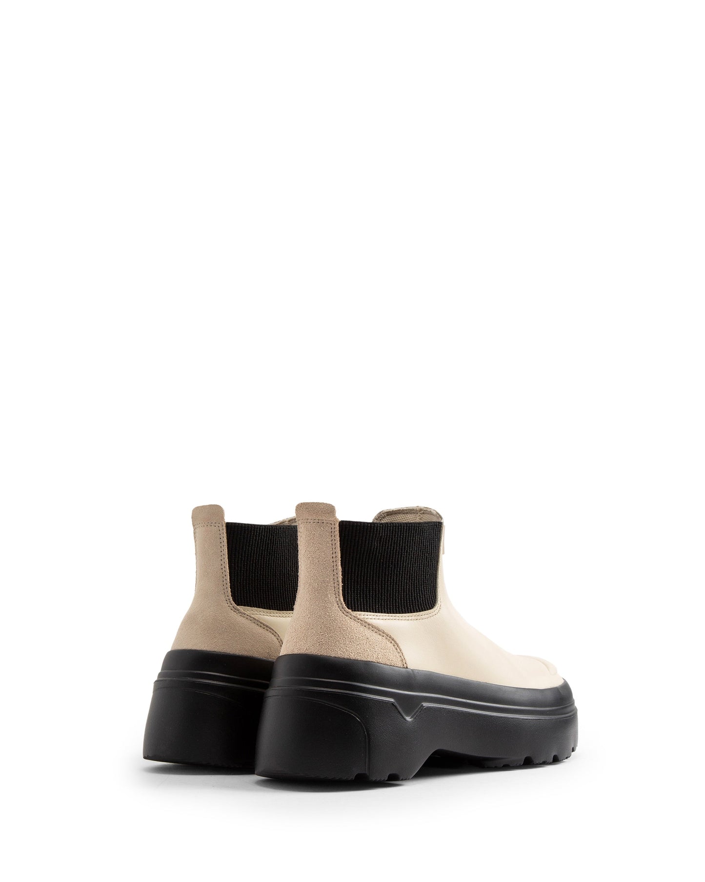 リファインド エクスプローラー プルオン レザー ブーツ