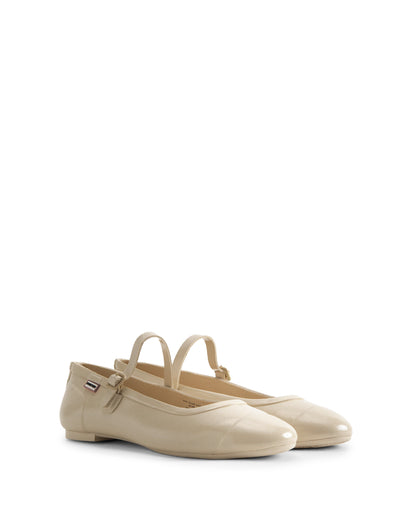 リファインド メリー ジェーン バックル バレリーナ グロス