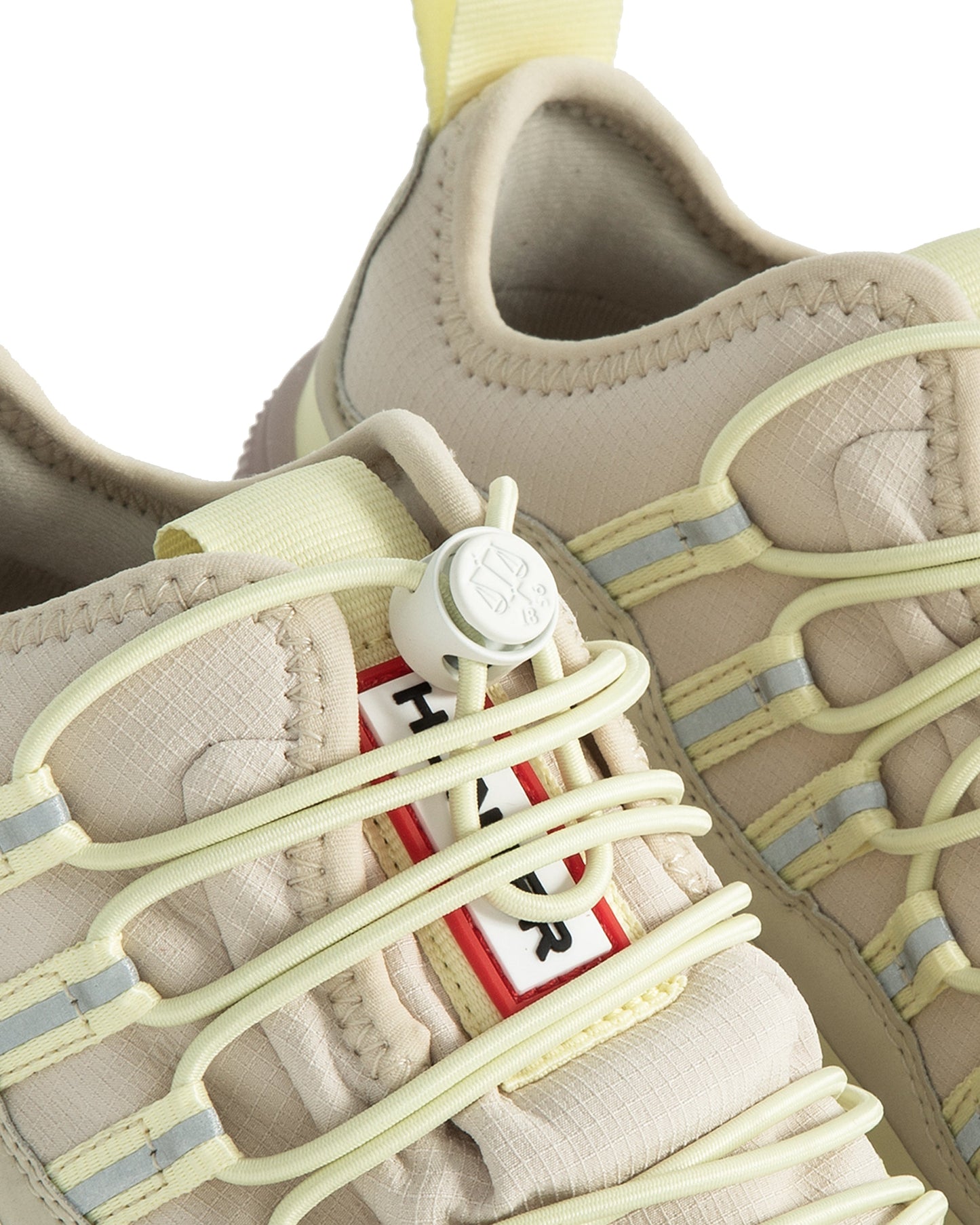 レディース トラベル ミッド トレーナー