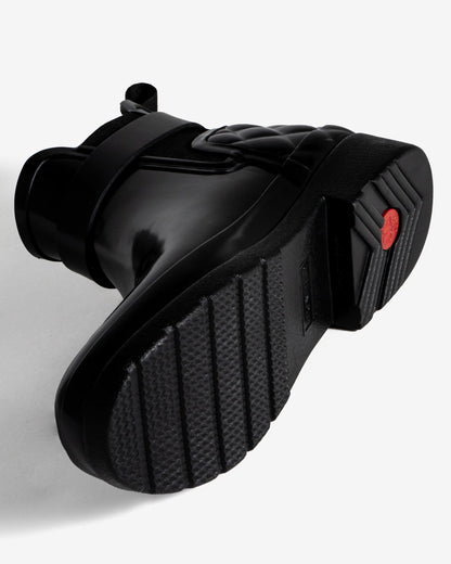 womens refined chelsea quilted gloss boot